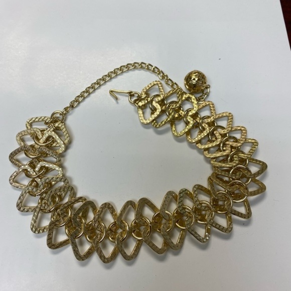 Holiday statement necklace collar gold color - Picture 3 of 3